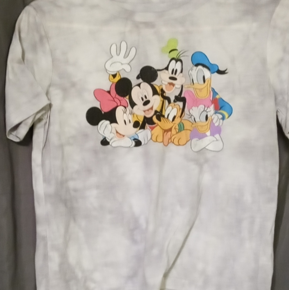 🎉🏵️ Disney shirt